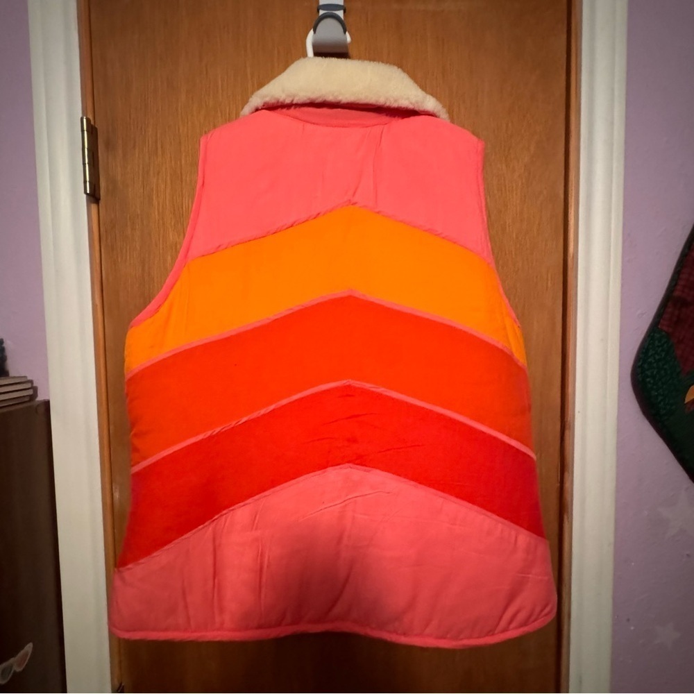 JUDITH MARCH Small S Mesa Chevron Puffer Vest Color Block Retro Style Lined Ski - Picture 9 of 10
